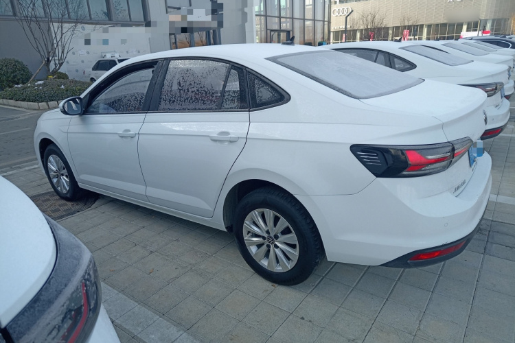 大众 朗逸 2023款 新锐 1.5L 自动新逸版车身外观4