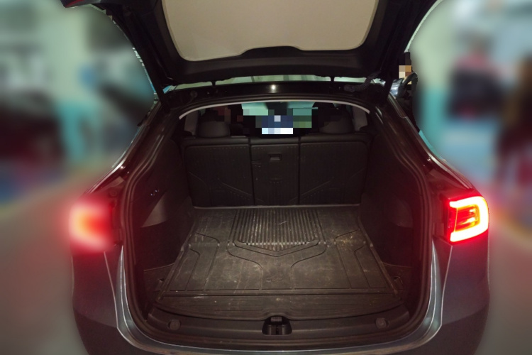 特斯拉 Model Y 2023款 后轮驱动版中控内饰23