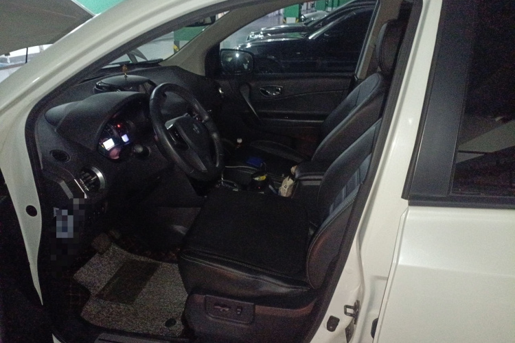 雷诺 科雷傲(进口) 2014款 2.5L 四驱舒适版局部细节19