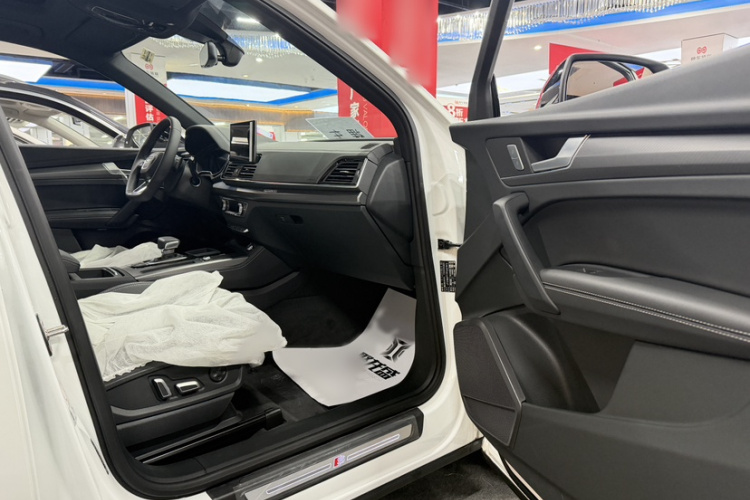 奥迪Q5L 2024款 40 TFSI 豪华动感型中控内饰7006