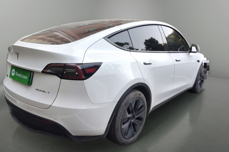 特斯拉 Model Y 2023款 后轮驱动版车身外观7