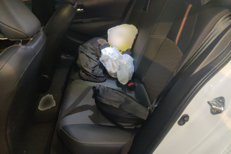 丰田 雷凌 2023款 智能电混双擎 1.8L 运动版中控内饰21