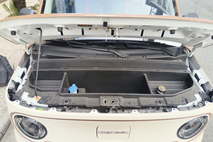 吉利银河 2024款 熊猫mini 200km 耐力熊机舱底盘24