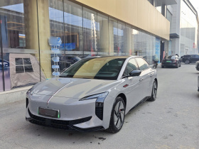 红旗EH7 2025款 640 四驱 智选版