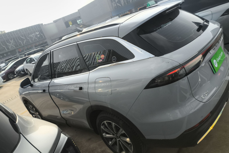 奇瑞 风云T9 2024款 120 长续航版标准型 5座 三元锂车身外观4