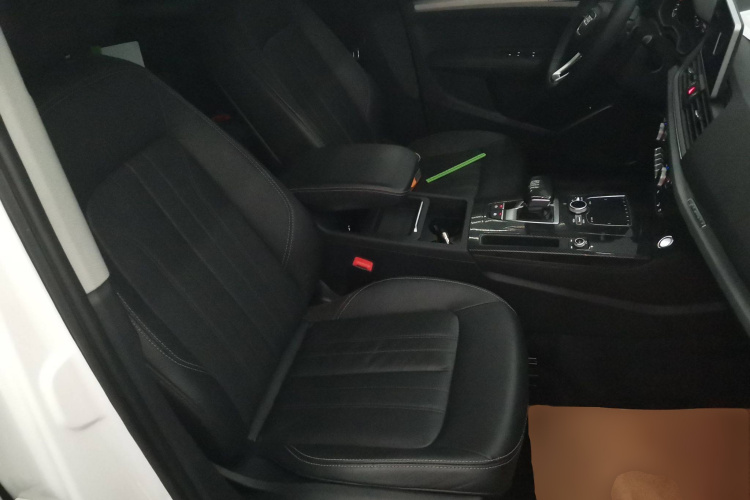 奥迪Q5L 2020款 改款 40 TFSI 荣享时尚型中控内饰41