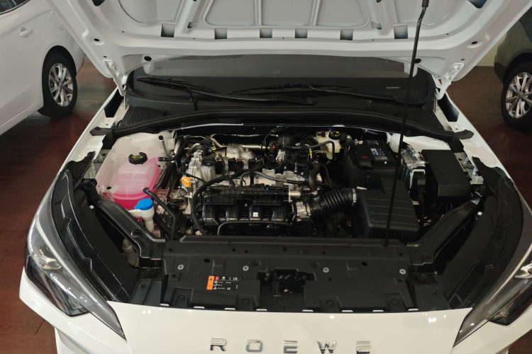 荣威i5 2023款 1.5L CVT豪华版机舱底盘24