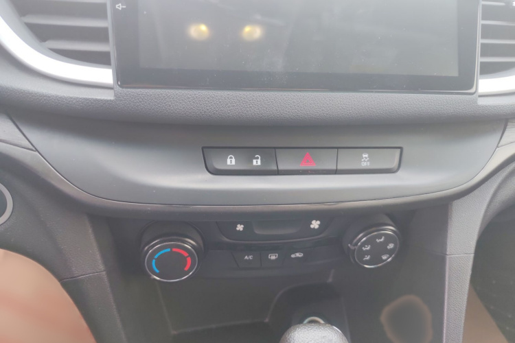 别克 阅朗 2018款 18T 自动精英型中控内饰7006