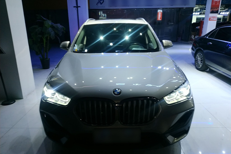 宝马X1 2022款 sDrive25Li 领先型车身外观6001