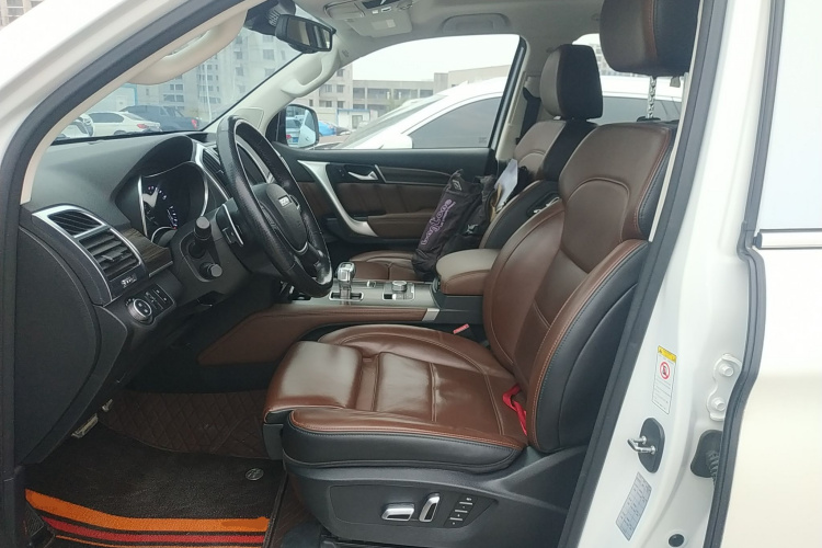 哈弗H9 2017款 2.0T 汽油四驱尊贵型 7座中控内饰19