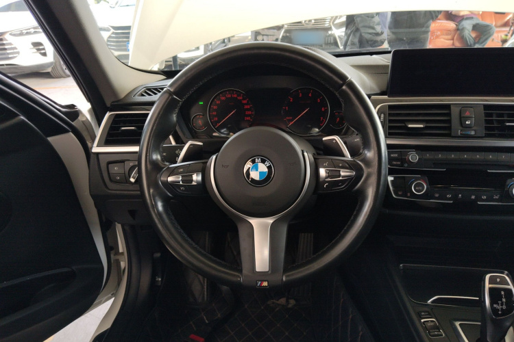 宝马3系 2019款 320Li M运动套装中控内饰13