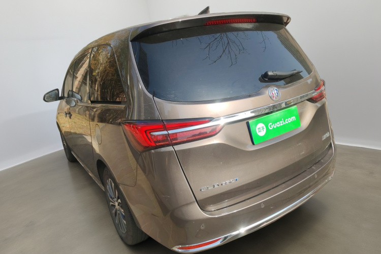 别克GL8 2023款 陆上公务舱 652T 豪华型车身外观5