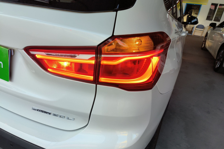 宝马X1 2018款 sDrive20Li 领先型车身外观6001