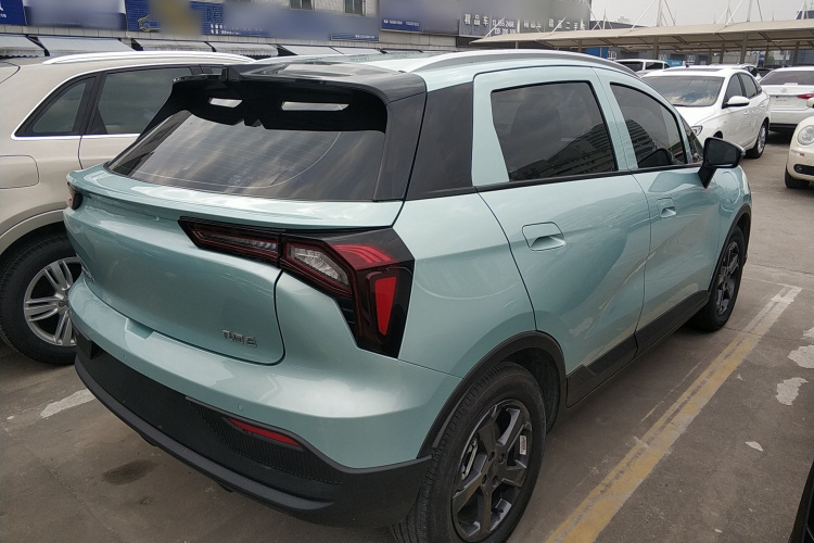 吉利几何E萤火虫 2024款 301km 星光车身外观7