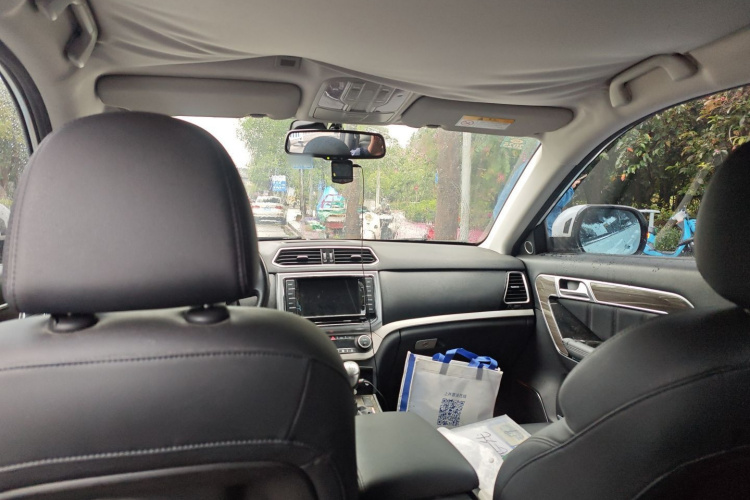 哈弗H6 Coupe 2015款 蓝标改款 2.0T 手动两驱都市型中控内饰22