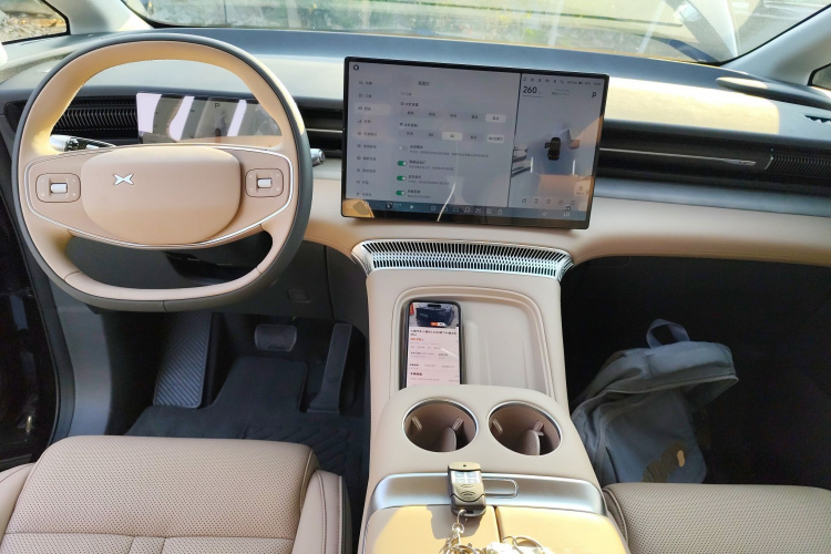 小鹏X9 2025款 740超长续航 Max中控内饰12