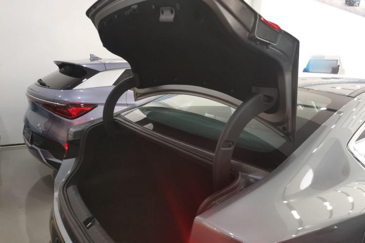 比亚迪 秦PLUS 2023款 冠军版 DM-i 120KM卓越型局部细节23