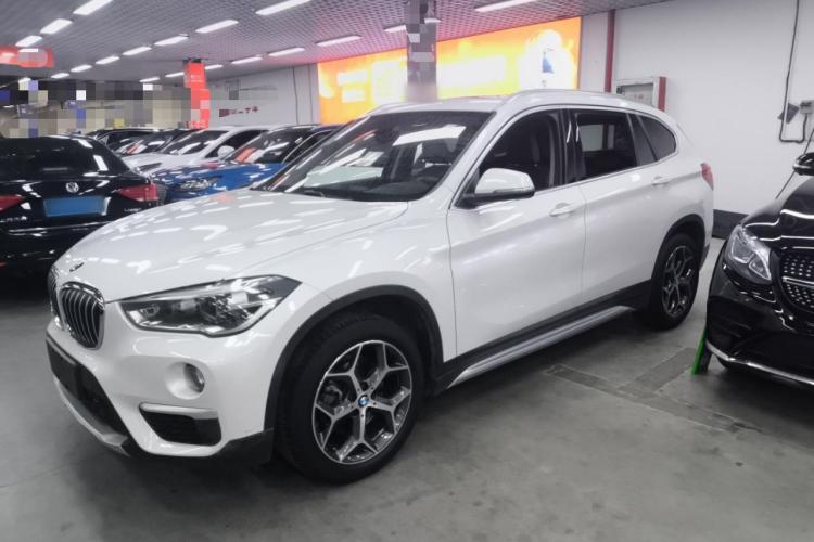 宝马X1 2019款 sDrive18Li 尊享型车身外观6003
