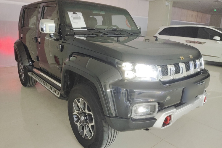 北京BJ40 2018款 PLUS 2.3T 自动四驱尊享版 国V车身外观3