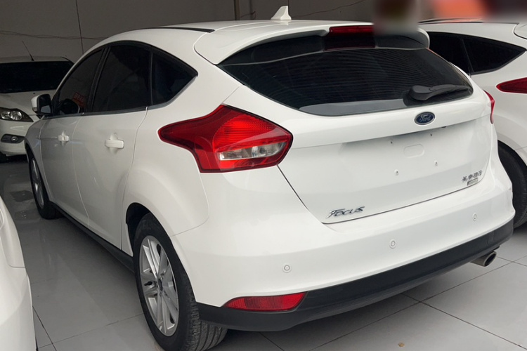 福特 福克斯 2017款 两厢 EcoBoost 180 自动精英型车身外观6004