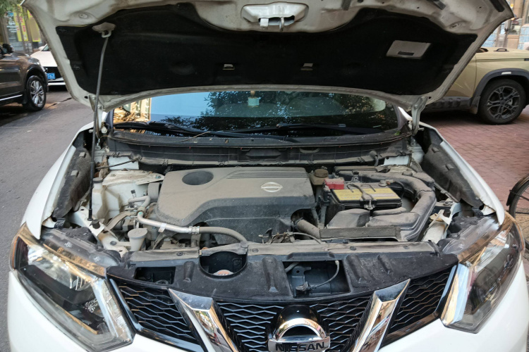 日产 奇骏 2015款 2.5L CVT领先MAX版 4WD局部细节24