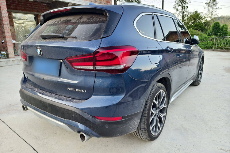 宝马X1 2022款 改款 xDrive25Li 尊享型车身外观6002