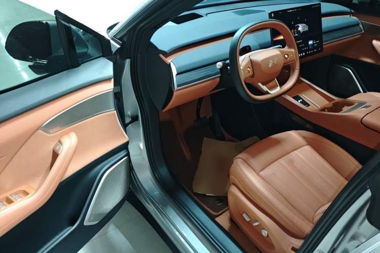 乐道L60 2024款 60kWh 后驱版中控内饰20