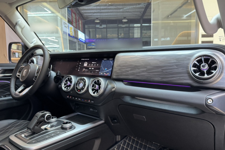 坦克300 2024款 2.0T 挑战者中控内饰7002