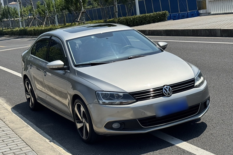 大众 速腾 2014款 改款 1.4TSI 手动豪华型车身外观6008