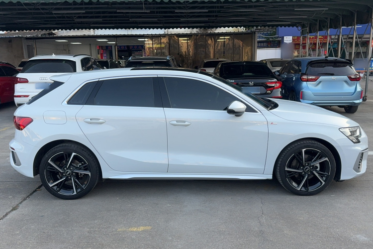 奥迪A3 2022款 Sportback 35 TFSI 时尚运动型车身外观6002