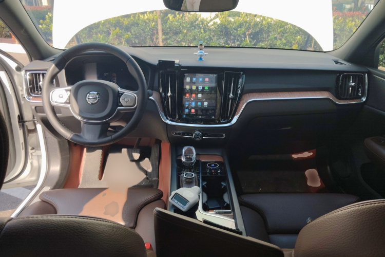 沃尔沃S60 2025款 B4 智远豪华版中控内饰7002