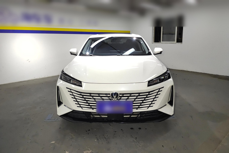 长安 逸动 2024款 1.5T GDI自动 旗舰型车身外观2