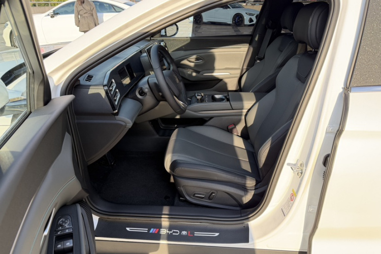 比亚迪 秦L 2024款 DM-i 80KM领先型局部细节19