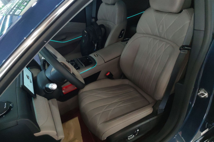 吉利银河 银河星耀8 2025款 130km EM-i 尊贵版局部细节19