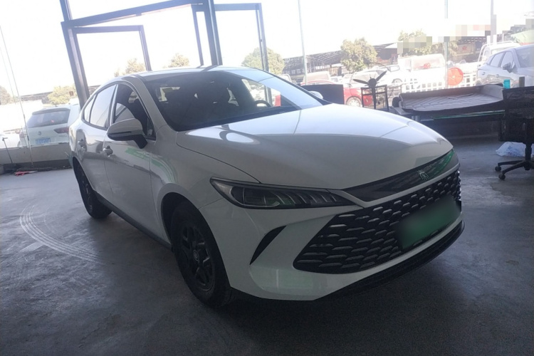 比亚迪 秦PLUS 2025款 DM-i 智驾版 55KM领先型车身外观3