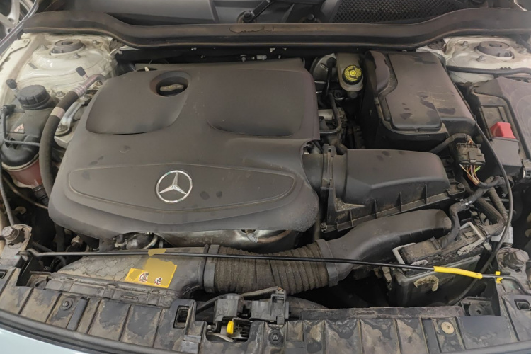 奔驰GLA 2018款 GLA 200 时尚型机舱底盘24