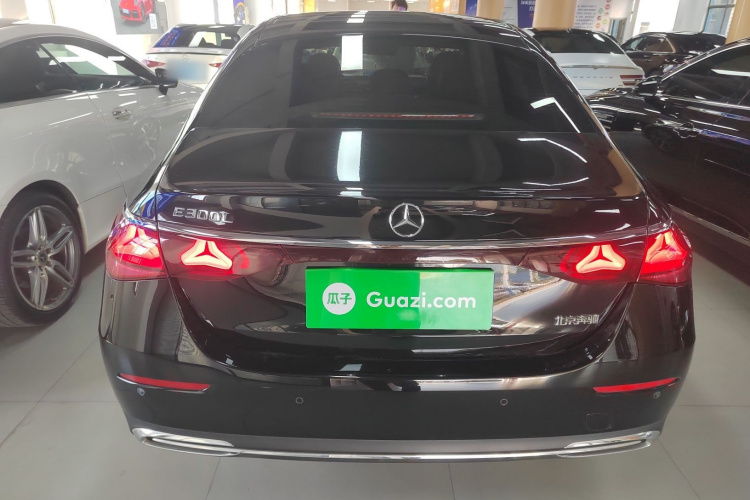奔驰E级 2025款 E 300 L 时尚型车身外观6