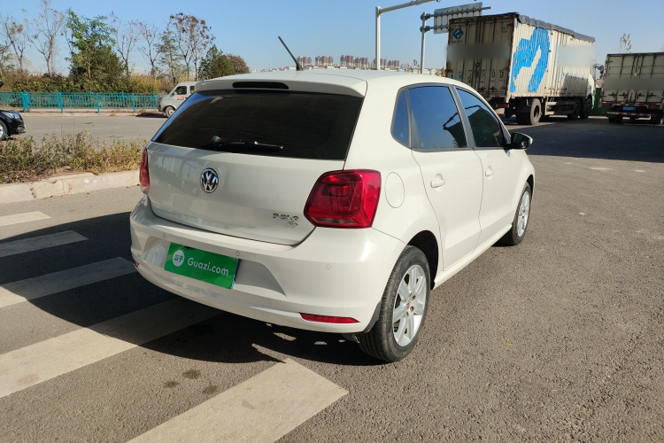 大众 Polo 2016款 1.6L 自动舒适型车身外观7