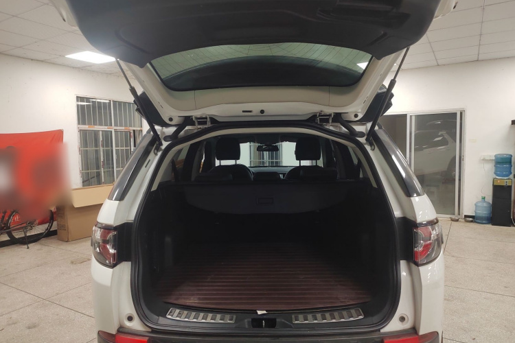 路虎 发现神行 2017款 2.0T PURE机舱底盘23