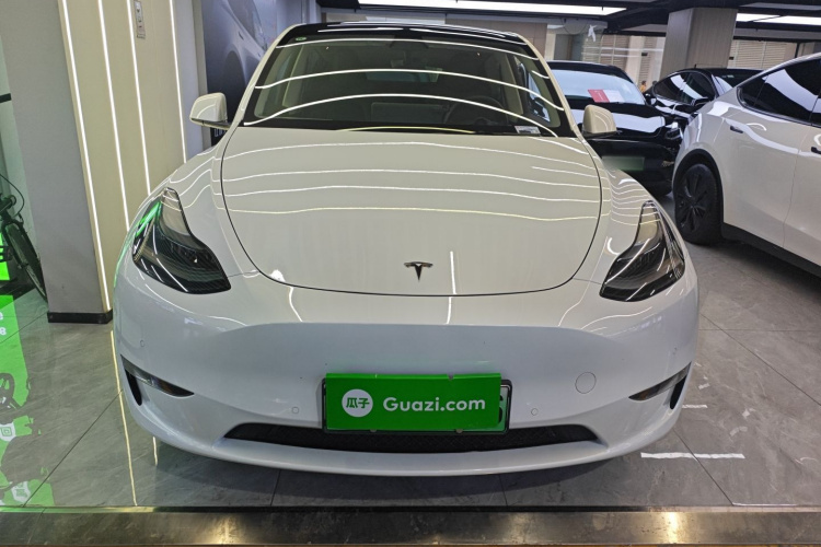 特斯拉 Model Y 2023款 长续航全轮驱动版车身外观2