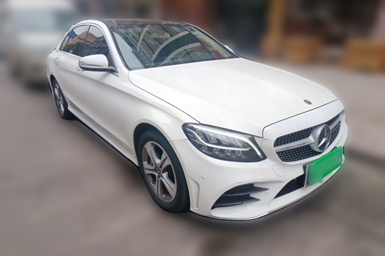 奔驰C级 2020款 改款 C 260 L 运动版车身外观3