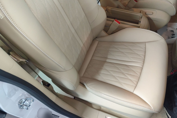 别克GL8 2023款 陆上公务舱 尊贵型局部细节41