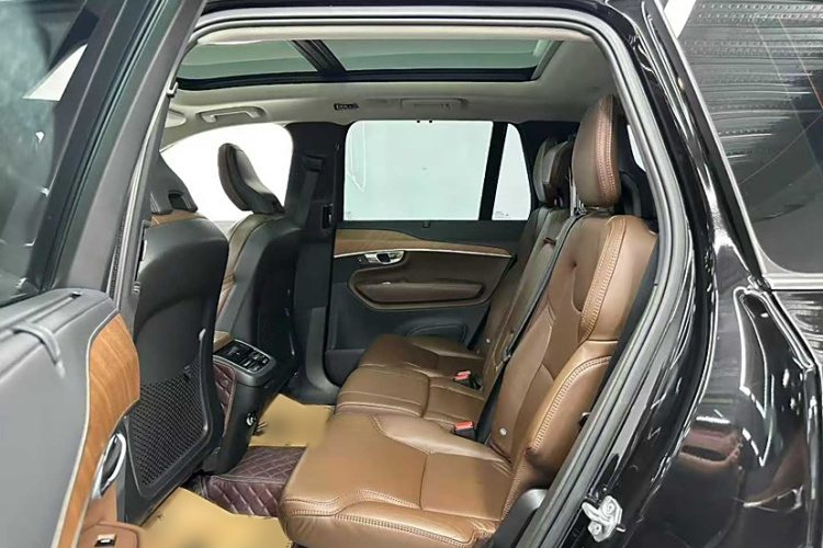 沃尔沃XC90 2019款 T6 智雅版 7座 国V中控内饰7004