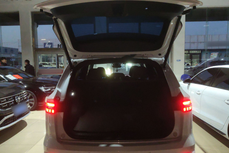 吉利汽车 星越L 2024款 2.0TD 高功自动两驱云起版机舱底盘23