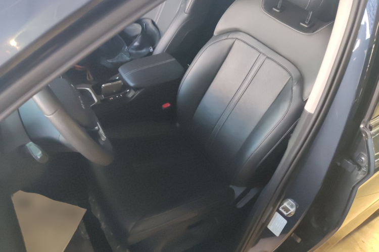 五菱汽车 五菱凯捷 2020款 1.5T CVT尊贵型中控内饰19