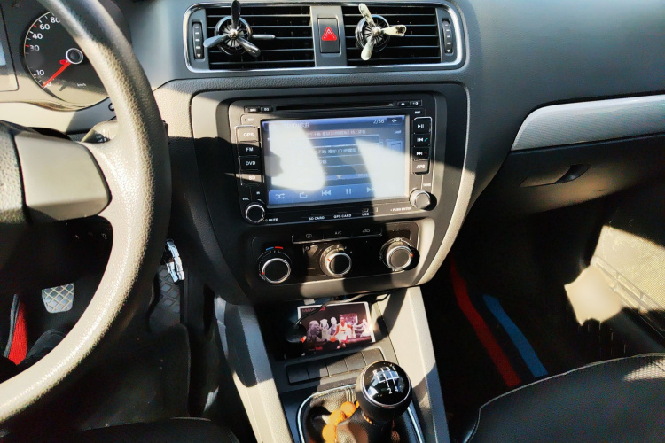 大众 速腾 2012款 1.6L 手动舒适型局部细节16