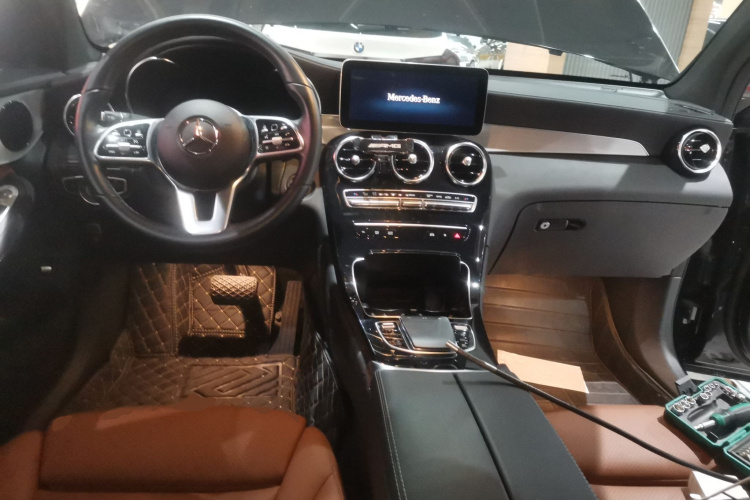 奔驰GLC轿跑 2022款 改款 GLC 260 4MATIC 轿跑SUV中控内饰12