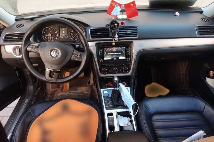 大众 帕萨特 2015款 1.8TSI DSG御尊版中控内饰7002