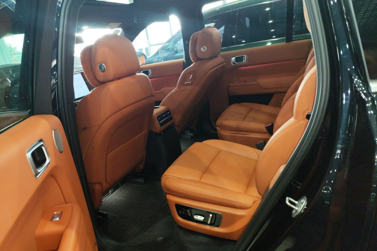 理想汽车 理想L9 2022款 Max中控内饰21