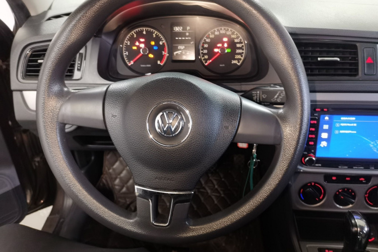 大众 朗行 2013款 1.6L 自动风尚型中控内饰13